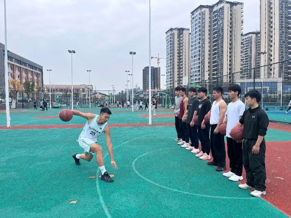 为什么控卫需要掌握多种进攻手段_1
